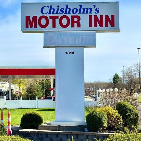 Chisholm'S Motor Inn Saugus Exterior photo